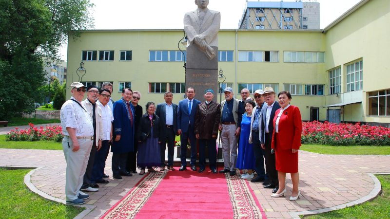 Академияда саяси қуғын-сүргін құрбаны болған мемлекет және қоғам қайраткері Темірбек Жүргеновке тағзым етілді