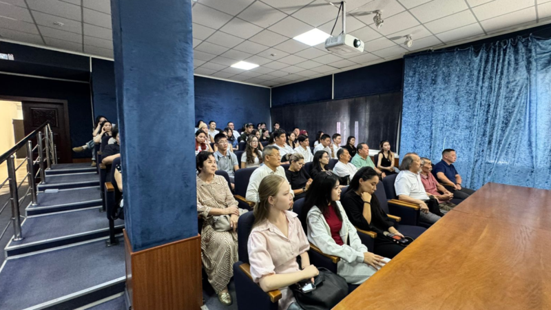Конституция күні қарсаңында студенттерге арналған көшбасшылық дәріс өтті
