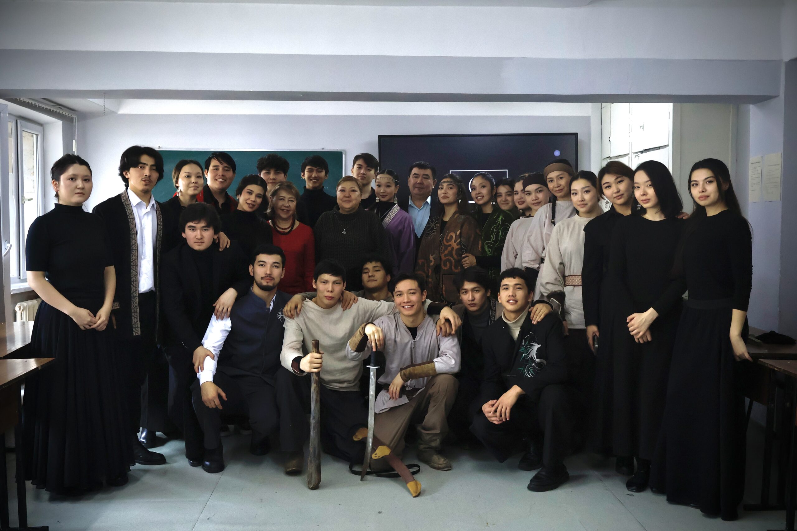 Кафедра История Казахстана и социальные науки проводит неделю науки на тему «Казахстан на горизонте науки и искусства: историческое сознание, идентичность и культурное наследие»