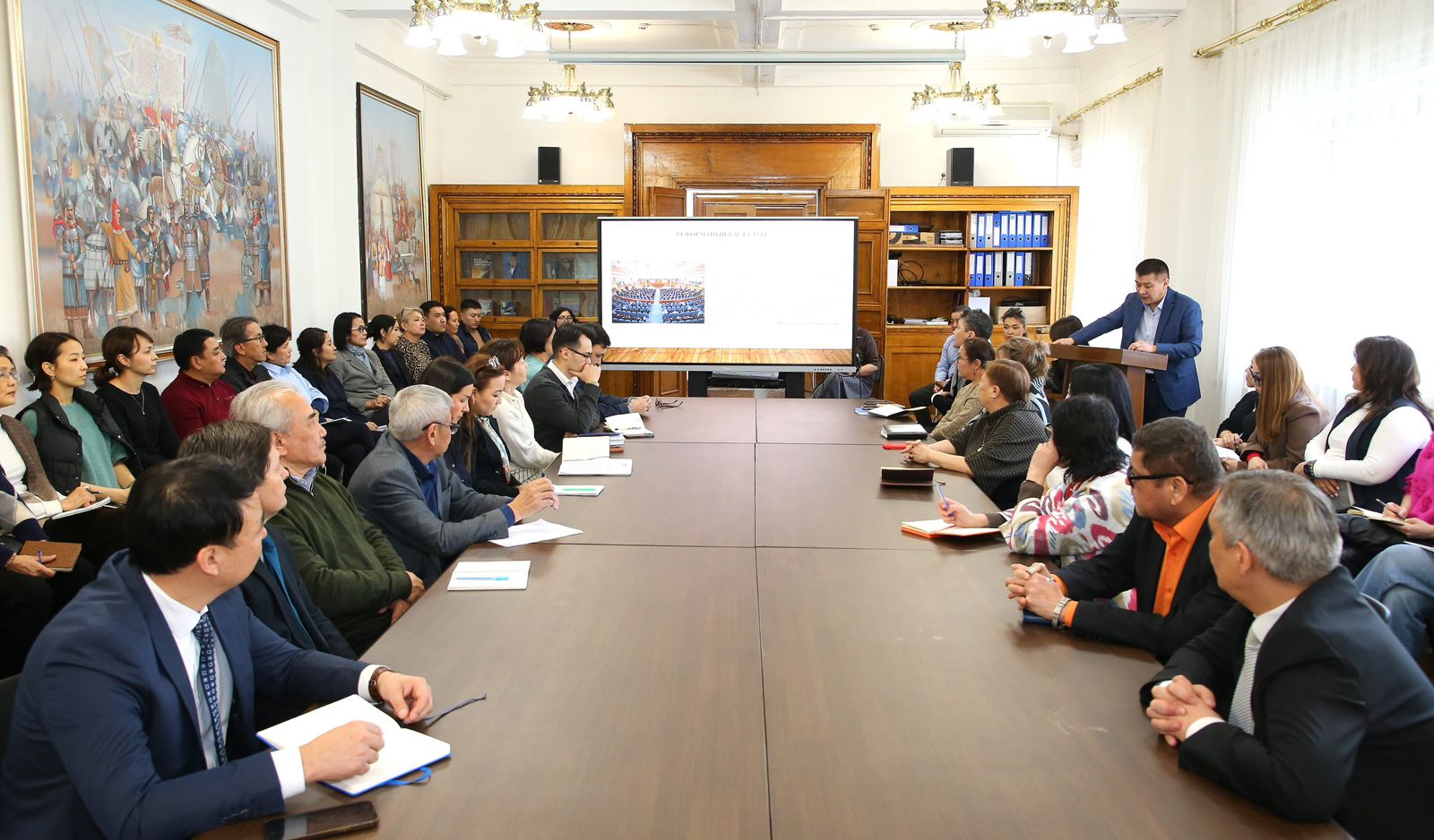 Темірбек Жүргенов атындағы Қазақ ұлттық өнер академиясында жаңа Конституция жобасы талқыланды