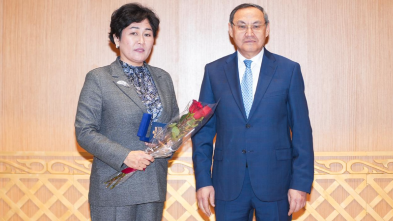 ОТАНДЫҚ ӘЙЕЛ-ҒАЛЫМДАРҒА АРНАЛҒАН АКАДЕМИК Н.БАЗАНОВА АТЫНДАҒЫ  МАРАПАТ САЛТАНАТТЫ ТҮРДЕ ТАБЫСТАЛДЫ