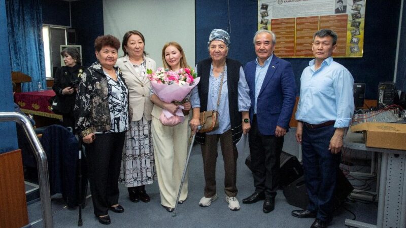 A Round table was held to commemorate the 85th anniversary of the birth of Marat Omirserikuly Ainekov, Honored Worker of Kazakhstan, renowned artist and sculptor, and professor at the T. Zhurgenov KazNAA