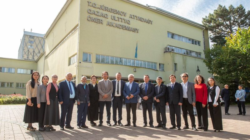 «Дәркембай Шоқпарұлы: Қазақ қолөнерінің жаңғыру тарихы» атты дөңгелек үстел өтті